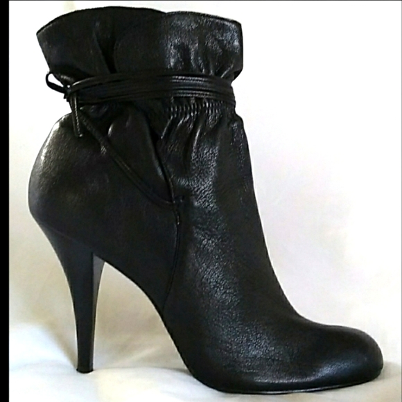 Calvin Klein Hannah Blk Leather Wrap-around Tie Flared Top Heeled Booties - Picture 16 of 16